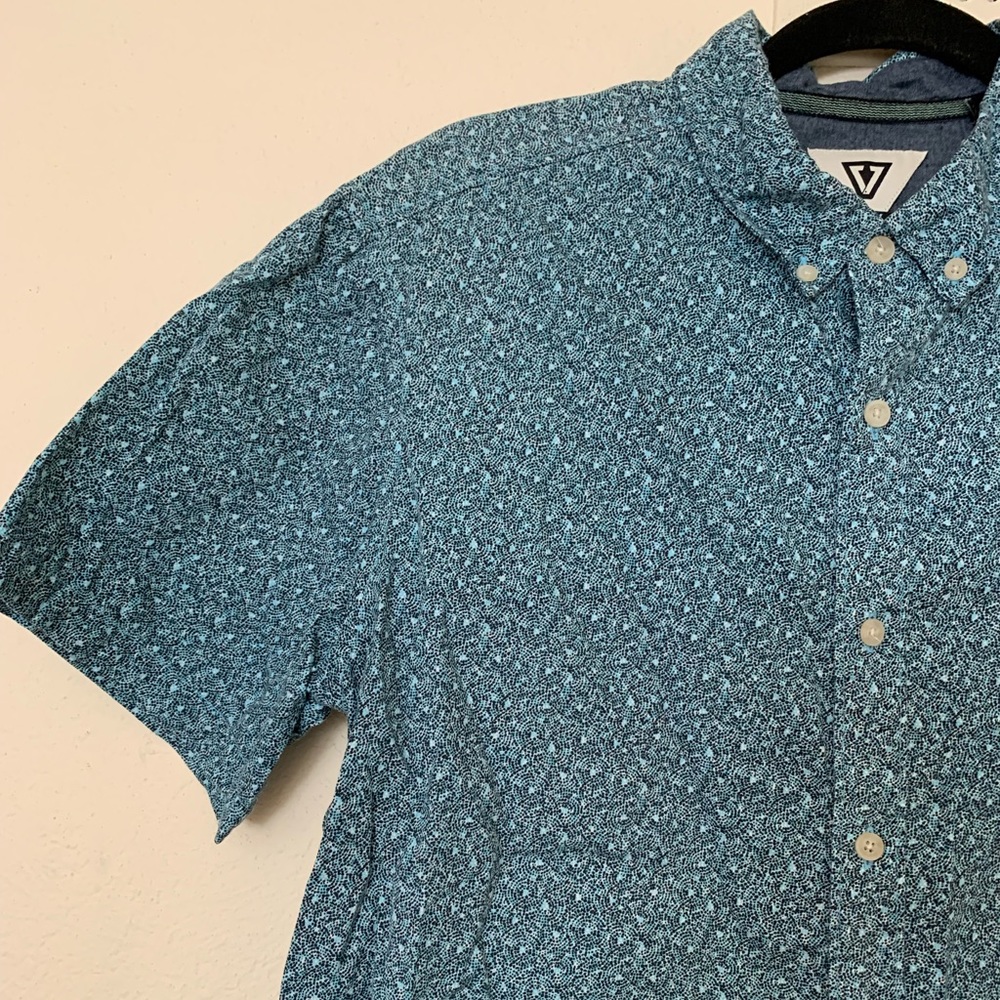 VISSLA blue button down